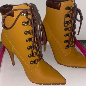 Heel booties